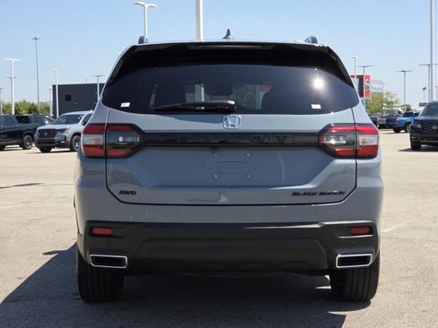 Used 2025 Honda Pilot Black Edition image 19