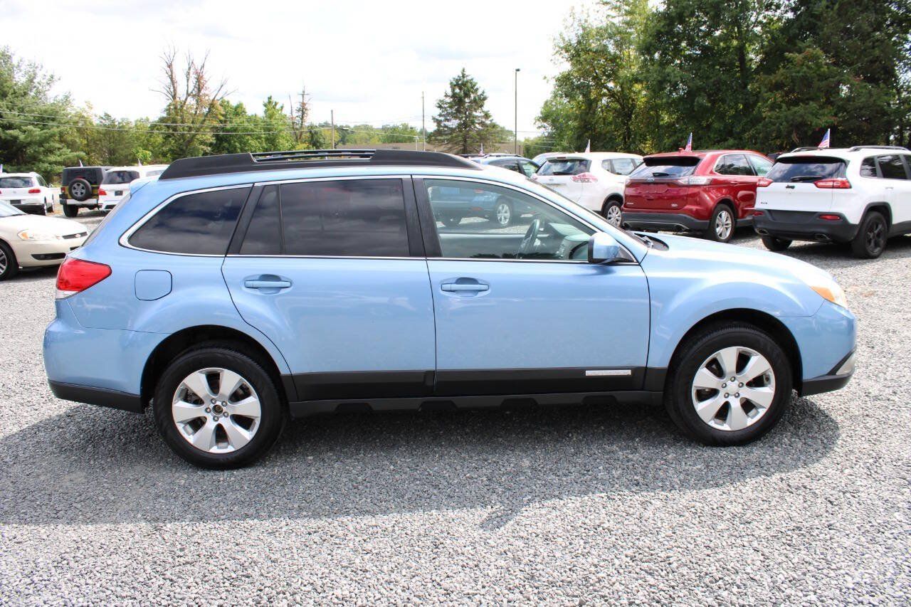 Used 2010 Subaru Outback 2.5i Limited AWD/4WD image 6