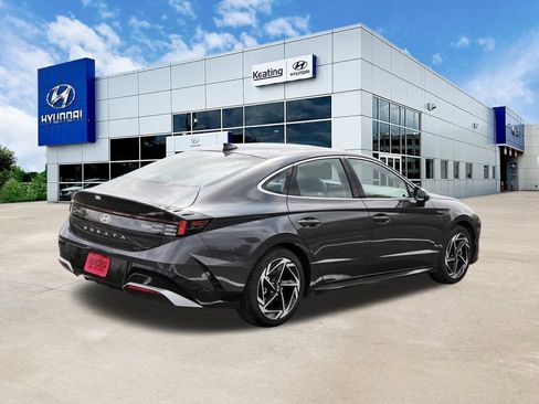 Used 2025 Hyundai Sonata SEL FWD image 5