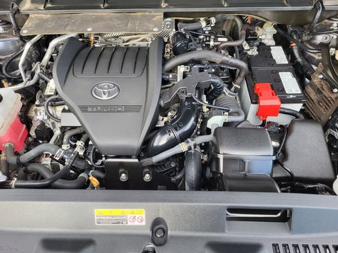 Used 2023 Toyota Highlander Limited image 17