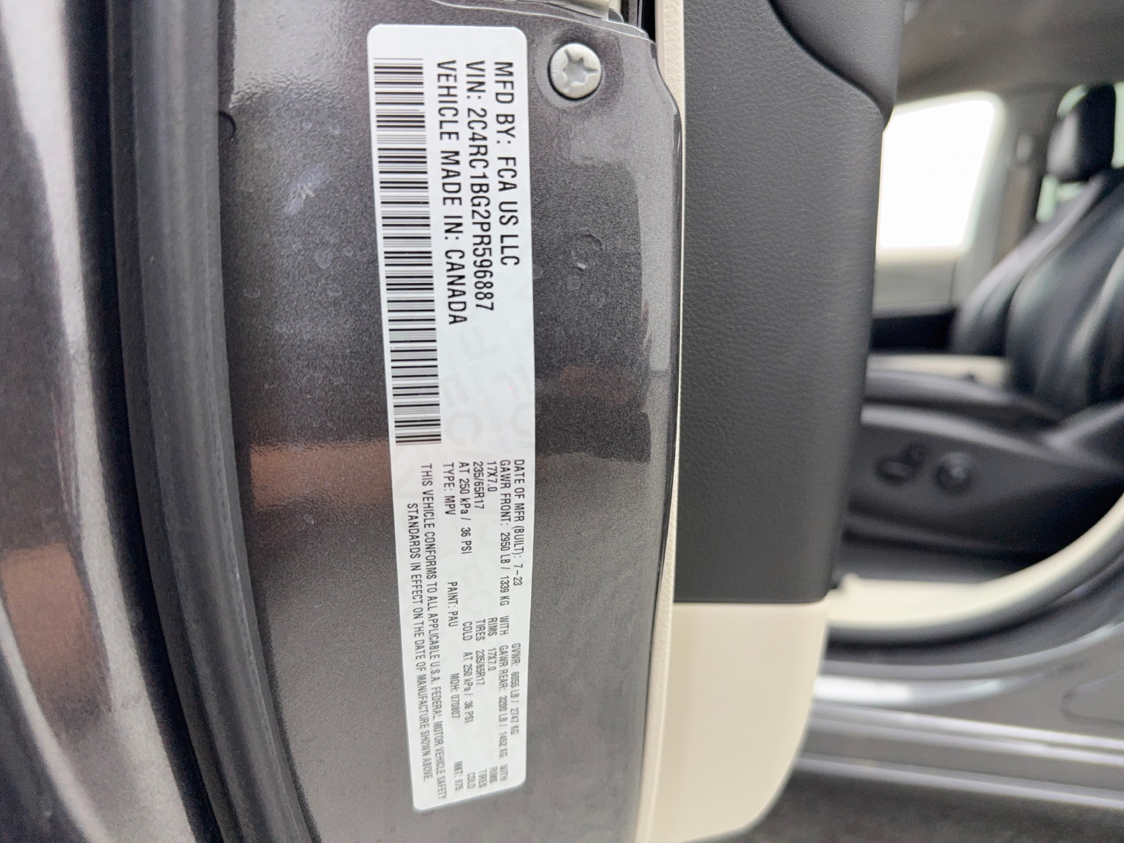 Used 2023 Chrysler Pacifica Touring-L FWD image 52