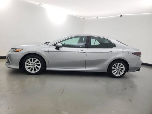 Used 2024 Toyota Camry LE image 7