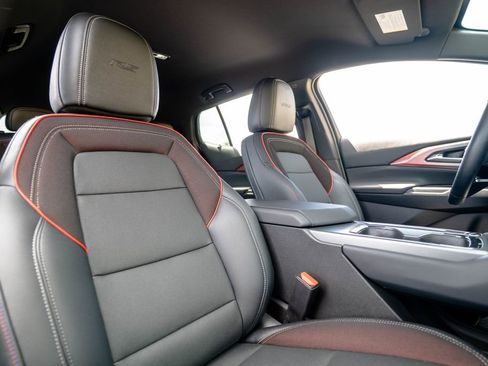 Certified 2024 Chevrolet Equinox EV RS FWD image 18