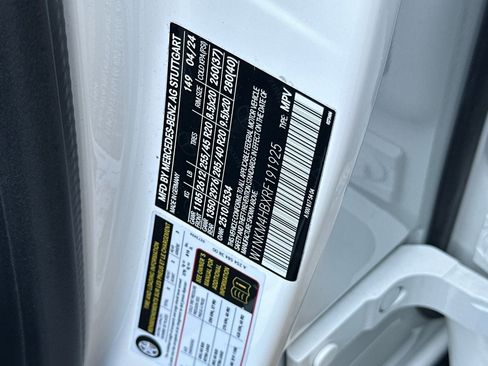 Certified 2024 Mercedes-Benz GLC 300 4MATIC image 38