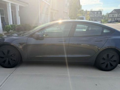 Used 2025 Tesla Model 3 Long Range RWD image 2