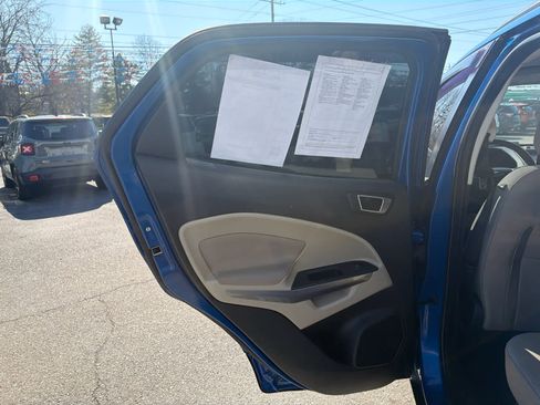 Used 2018 Ford EcoSport SE image 13