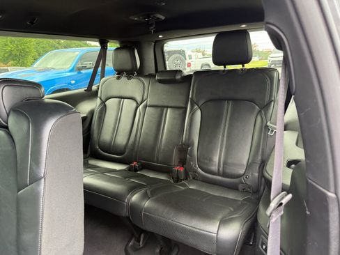 Used 2023 Jeep Wagoneer L Series II AWD/4WD image 27