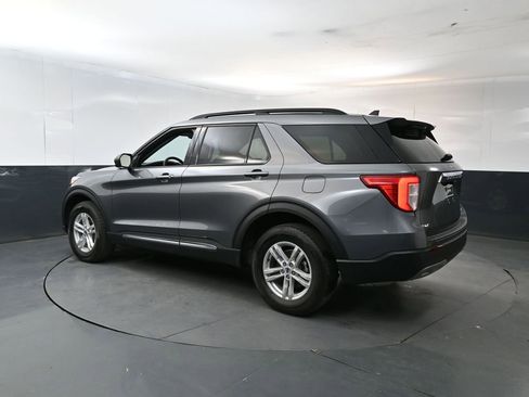 Used 2024 Ford Explorer XLT w/ Equipment Group 202A AWD/4WD image 3