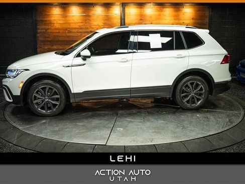 Used 2022 Volkswagen Tiguan SE image 1