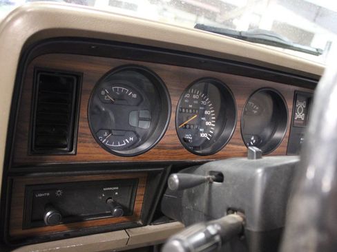 Used 1993 Dodge D/W Truck 250 image 35