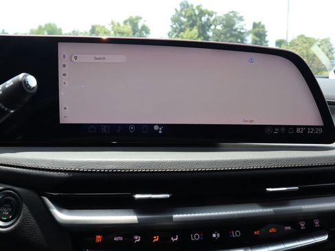 Used 2025 Cadillac XT4 Premium Luxury FWD image 32