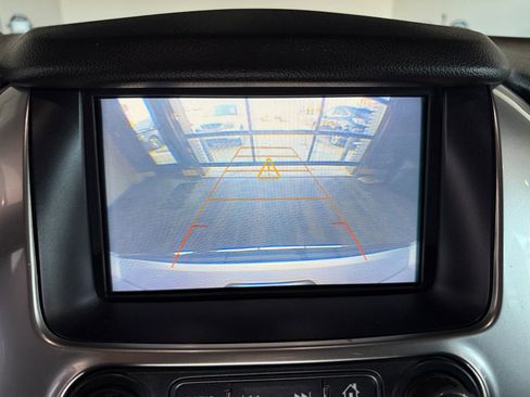 Used 2018 Chevrolet Suburban Premier AWD/4WD image 15