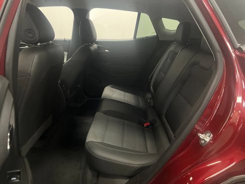 Used 2024 Chevrolet Trax LT FWD image 27