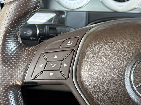 Used 2015 Mercedes-Benz GLK 350 2WD image 25