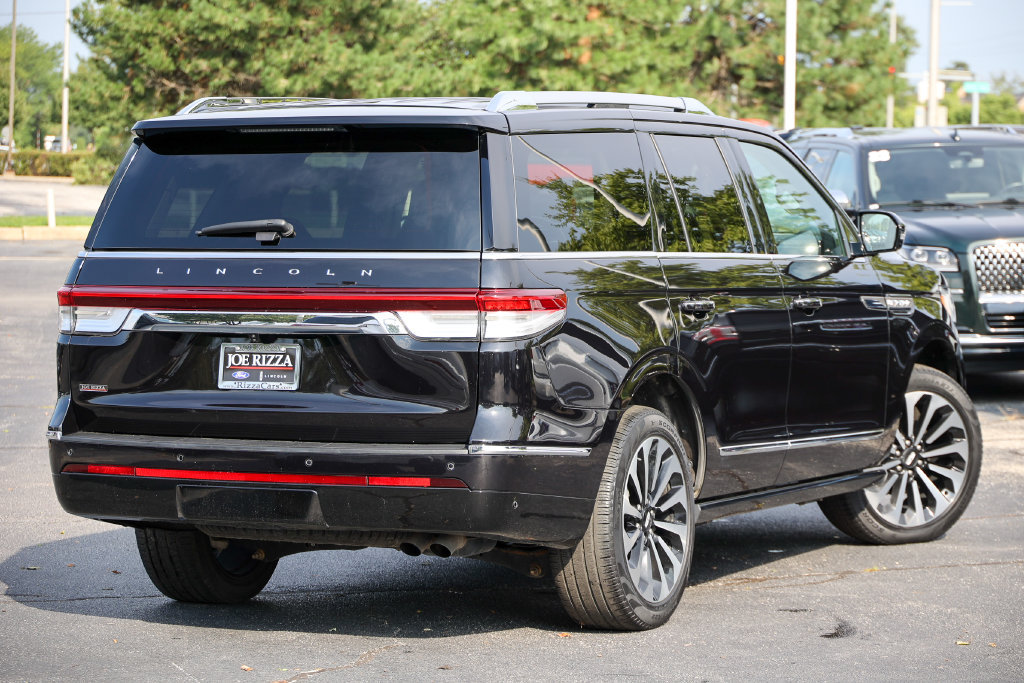 Certified 2022 Lincoln Navigator Reserve AWD/4WD image 3