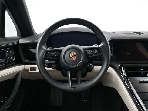 Used 2024 Porsche Panamera 4 image 12