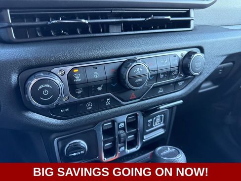 New 2025 Jeep Gladiator Sport image 33