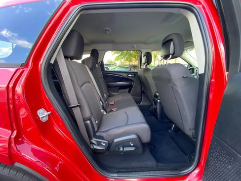 Used 2017 Dodge Journey SE image 39