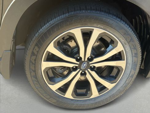 Used 2021 Subaru Forester Limited image 9