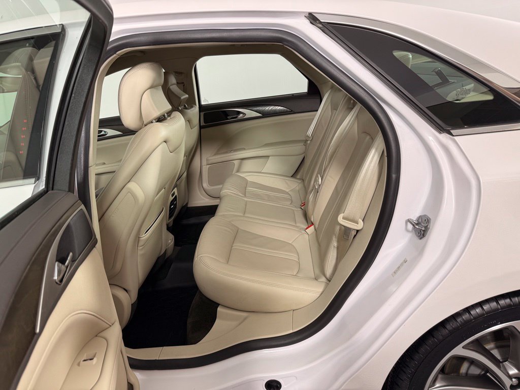 Used 2018 Lincoln MKZ Select w/ Select Plus Package AWD/4WD image 16