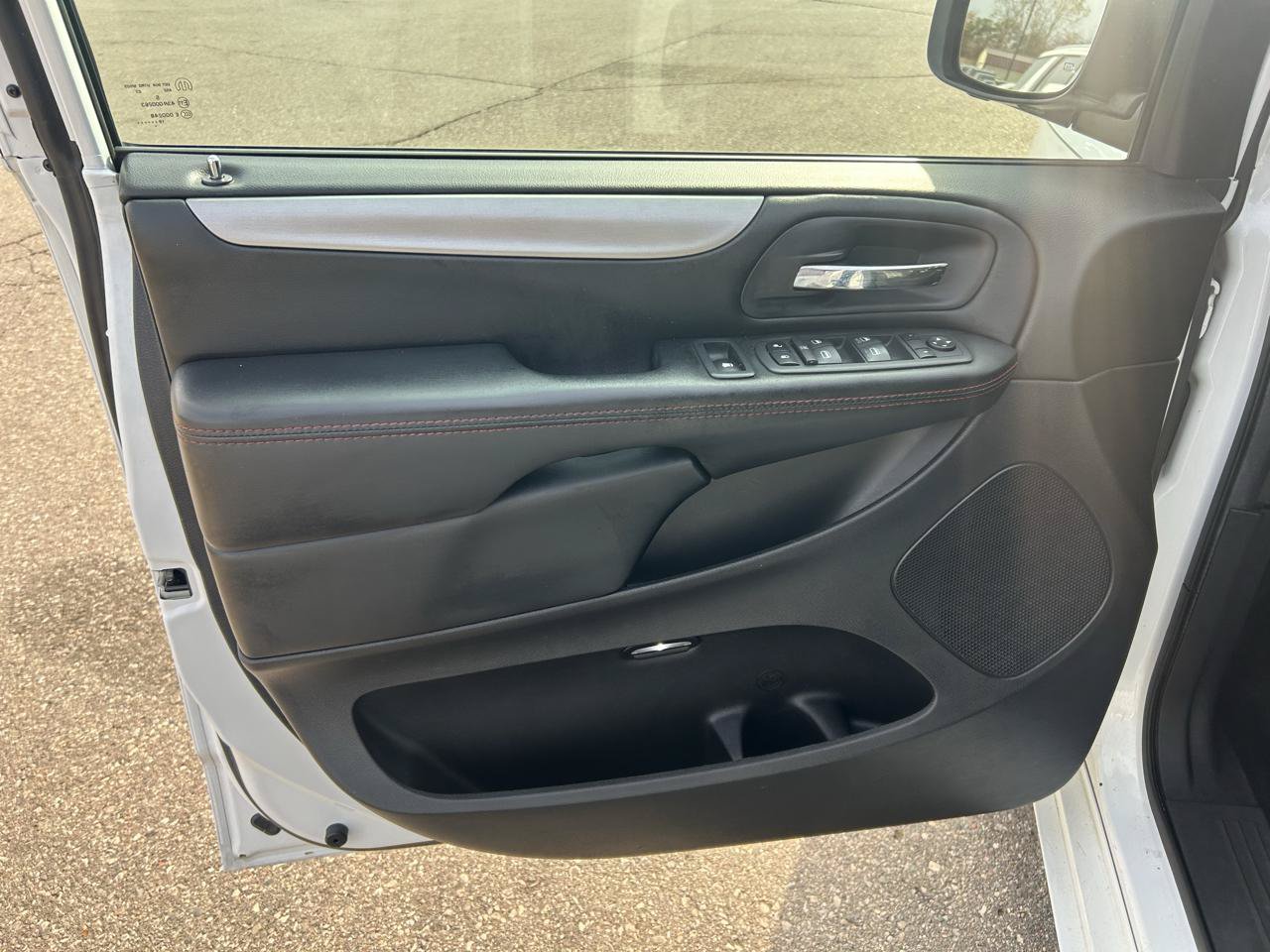 Used 2019 Dodge Grand Caravan GT FWD image 14