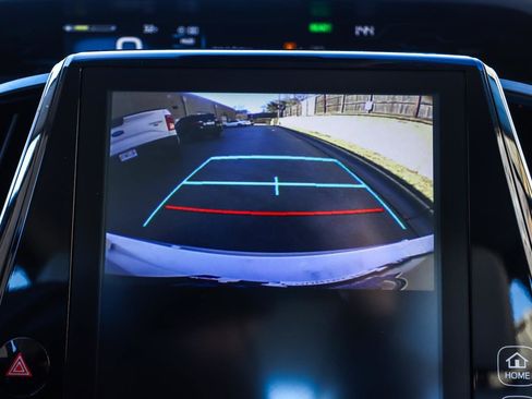 Used 2018 Toyota Prius Prime Premium image 8