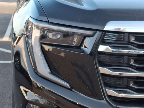 Used 2024 GMC Acadia Elevation image 9