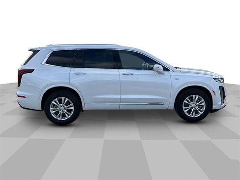 New 2025 Cadillac XT6 Luxury image 8