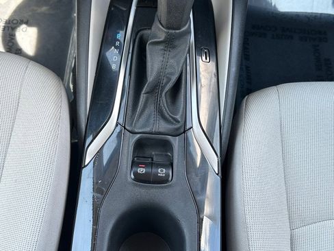 Used 2021 Toyota Corolla LE image 23