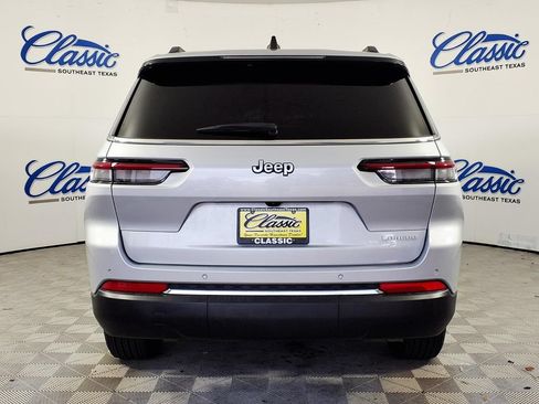 Used 2025 Jeep Grand Cherokee L Laredo RWD image 4