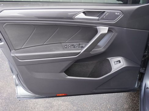 Used 2021 Volkswagen Tiguan SEL Premium R-Line image 9