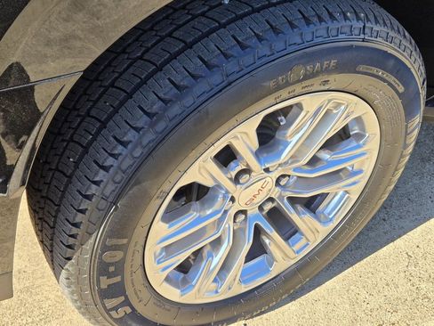 Used 2021 GMC Yukon SLT w/ SLT Premium Package image 9