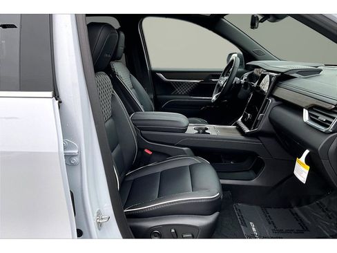 New 2026 GMC Acadia Denali w/ Super Cruise Package image 11