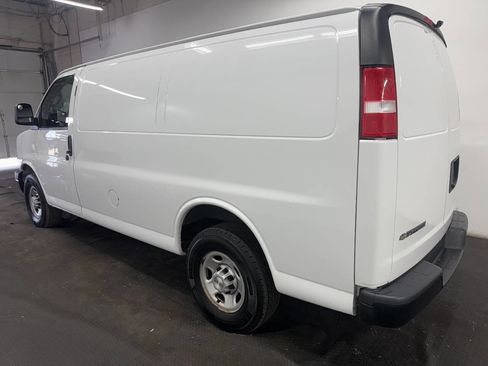 Used 2021 Chevrolet Express 2500 w/ Driver Convenience Package RWD image 4