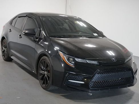 Used 2021 Toyota Corolla SE FWD image 3