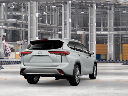 New 2026 Toyota Highlander Platinum image 11
