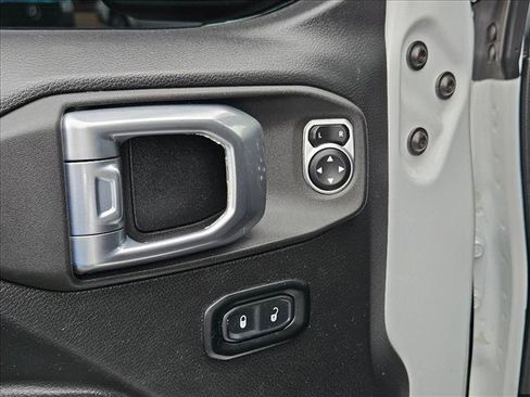 Used 2023 Jeep Wrangler Sport AWD/4WD image 11