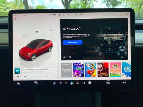 Used 2022 Tesla Model Y Long Range AWD/4WD image 28