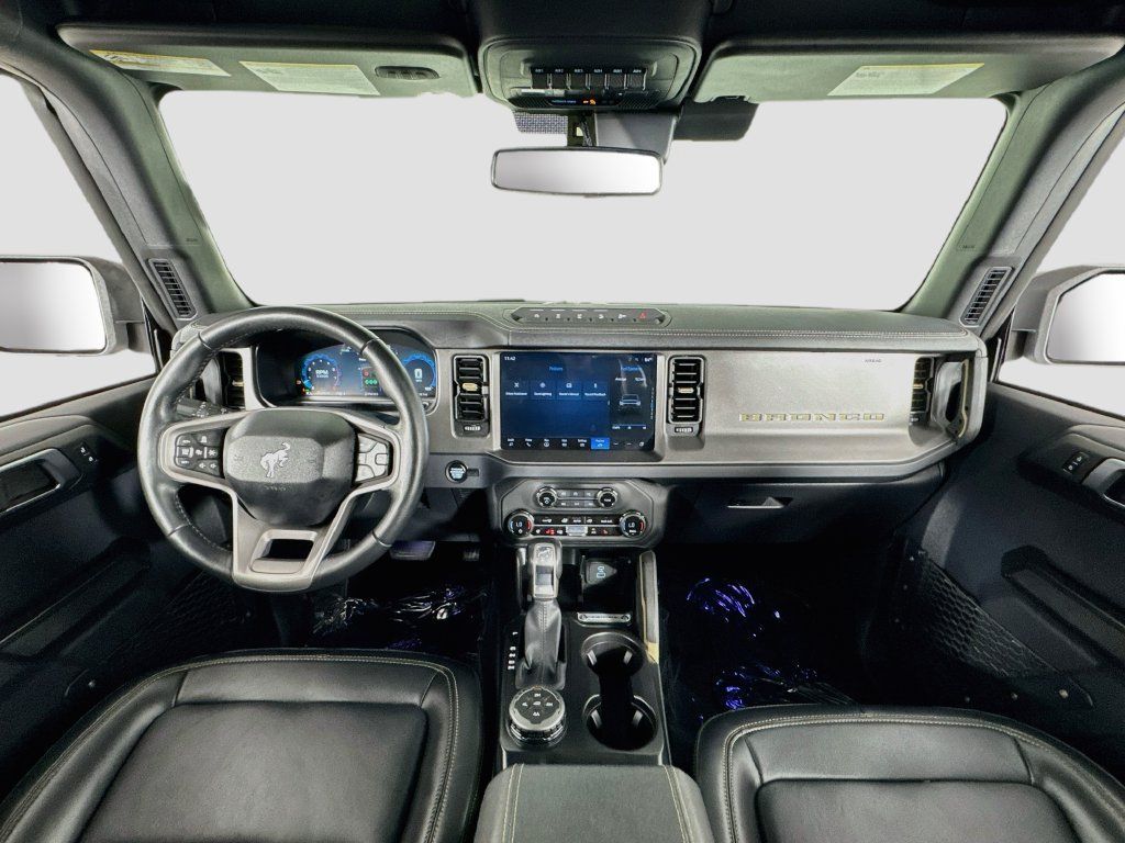 Used 2025 Ford Bronco Badlands AWD/4WD image 16