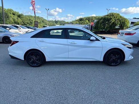 Used 2021 Hyundai Elantra SEL w/ Convenience Package FWD image 6
