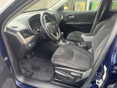 Used 2015 Jeep Cherokee Latitude w/ Cold Weather Group AWD/4WD image 14