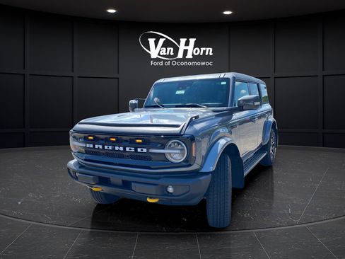 Used 2024 Ford Bronco Outer Banks AWD/4WD image 3