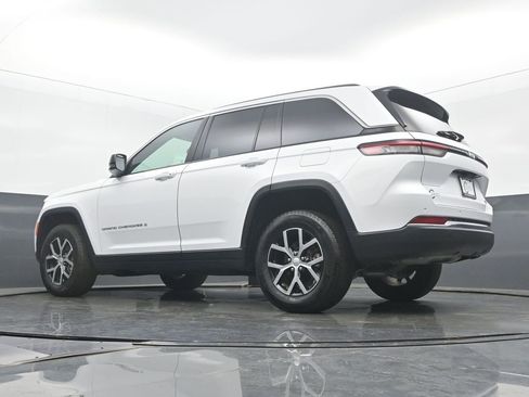 Used 2024 Jeep Grand Cherokee Limited image 48