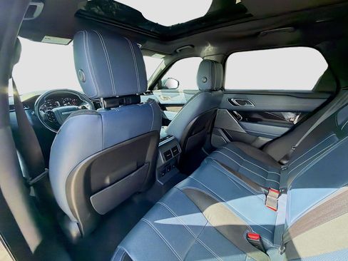 Used 2019 Land Rover Range Rover Velar R-Dynamic SE image 25