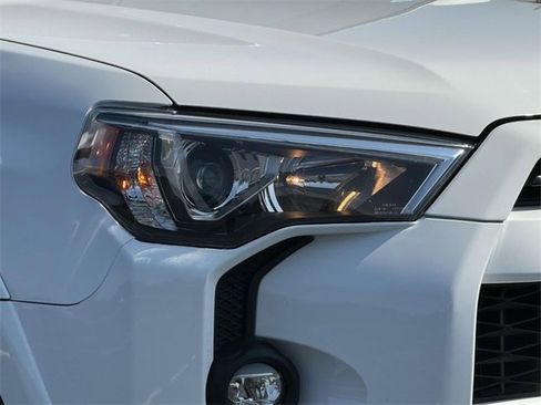 Used 2023 Toyota 4Runner SR5 Premium image 8