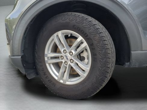 Certified 2021 Ford Explorer XLT RWD image 71