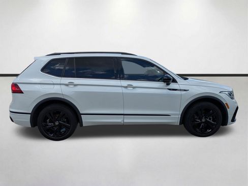 Used 2023 Volkswagen Tiguan SE R-Line FWD image 4