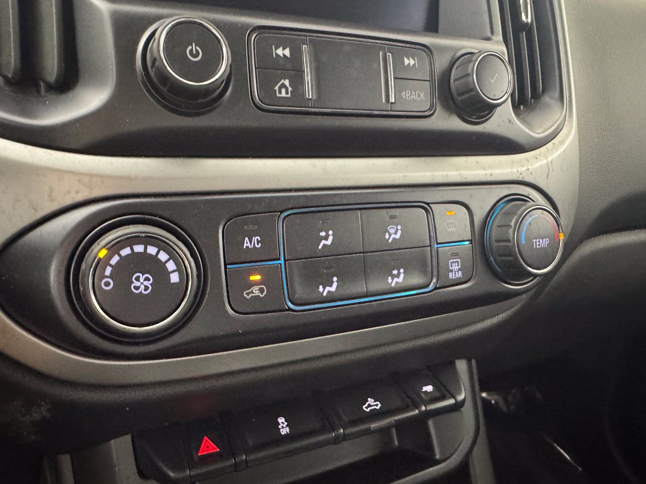Used 2022 Chevrolet Colorado LT w/ LT Convenience Package RWD image 17