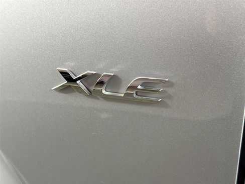 Certified 2025 Toyota Corolla Cross XLE FWD image 15