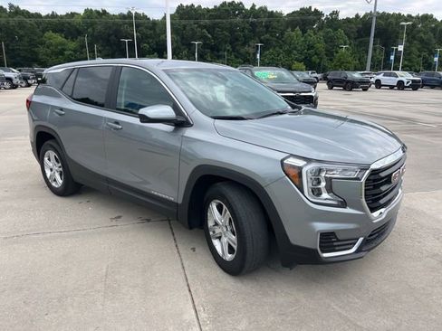 Used 2024 GMC Terrain SLE FWD image 10